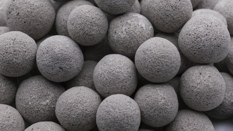 big pellets 04.jpg